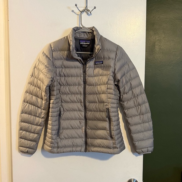 Patagonia Jackets & Blazers - FLAWED Patagonia gray down puffer jacket size small - damage near zipper